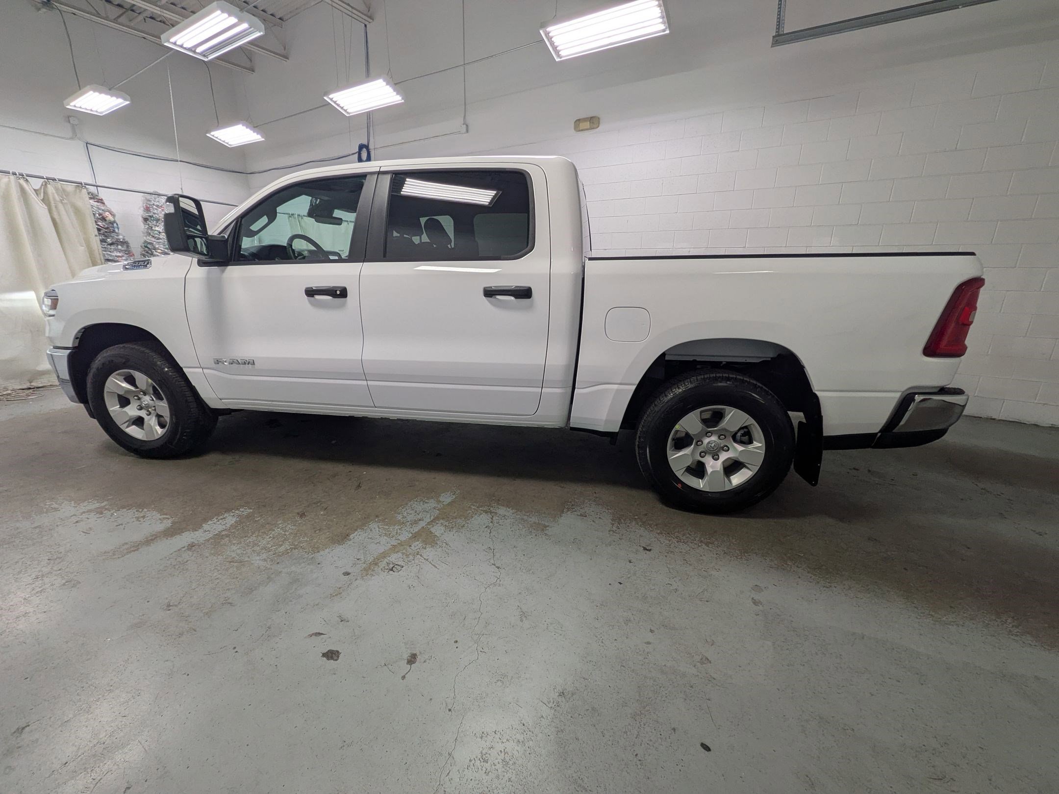 2025 Ram 1500 Tradesman photo 5