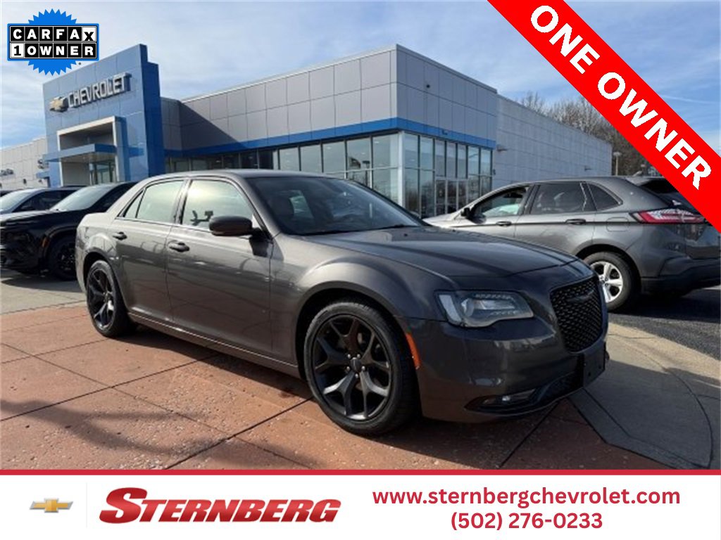 2023 Chrysler 300 S's photo
