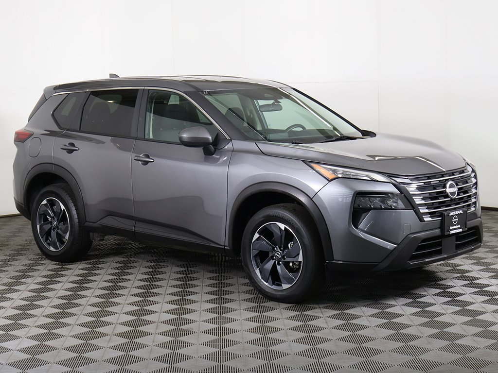 2024 Nissan Rogue SV photo 2