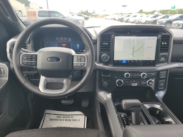 2025 Ford F-150 XLT photo 3