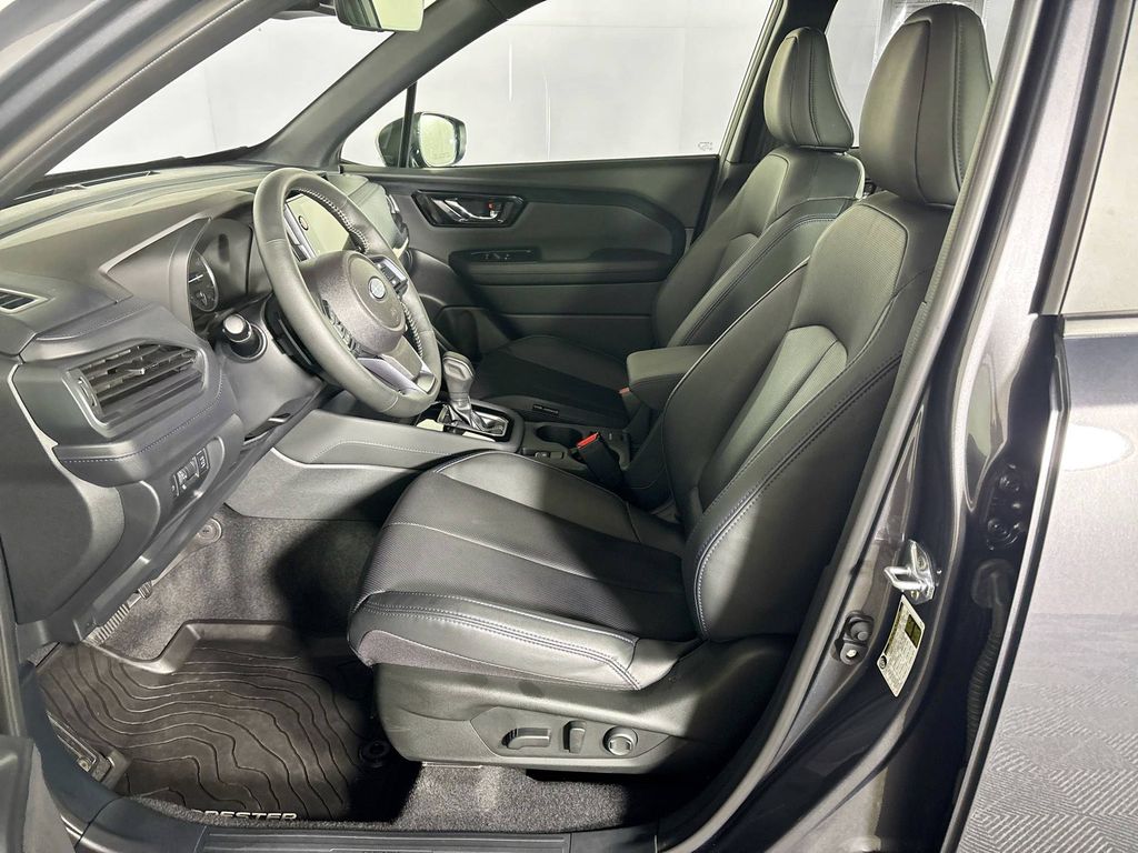 2025 Subaru Forester Limited photo 11