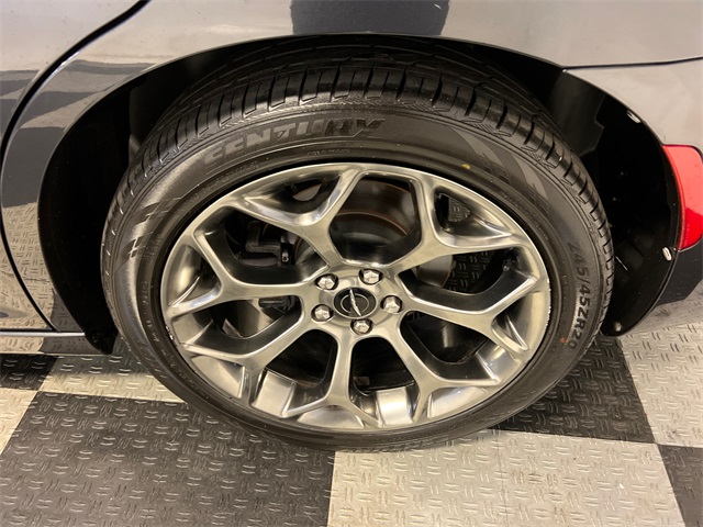 2018 Chrysler 300 S photo 13