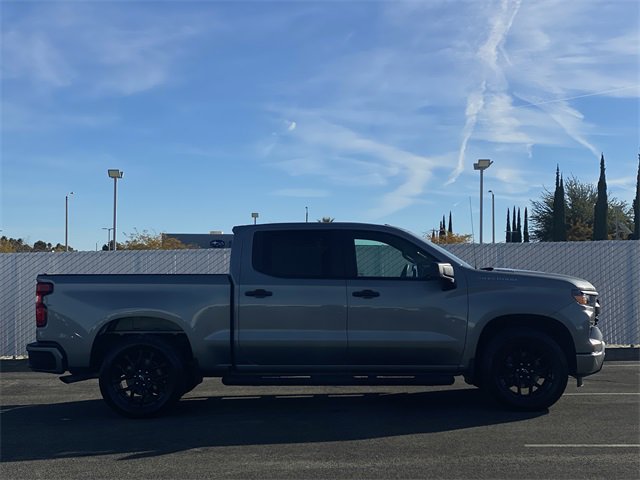 2025 Chevrolet Silverado 1500 Custom photo 2