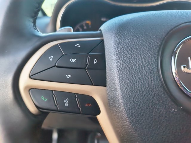 2017 Jeep Grand Cherokee Laredo photo 4