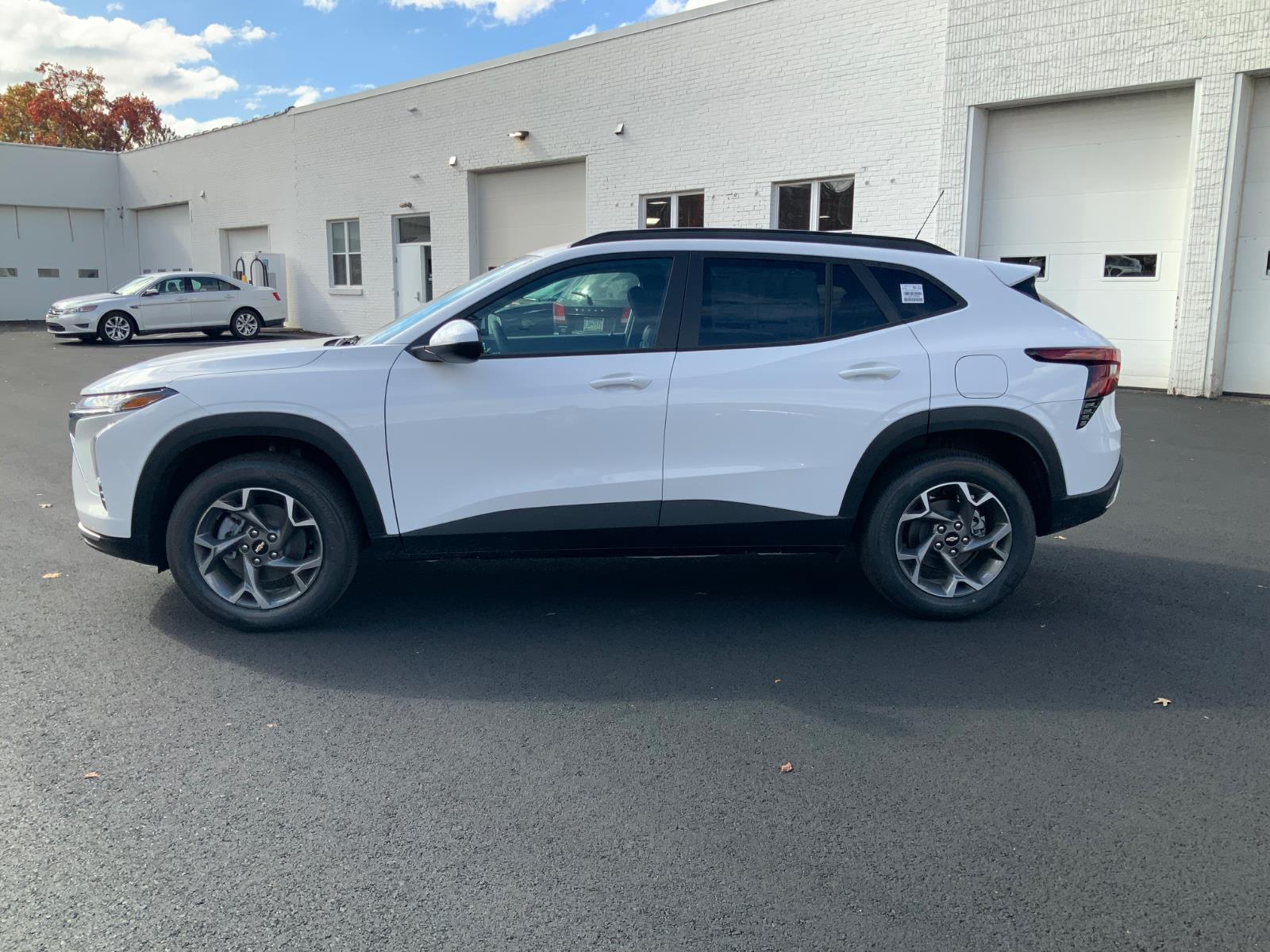 2026 Chevrolet Trax LT photo 4