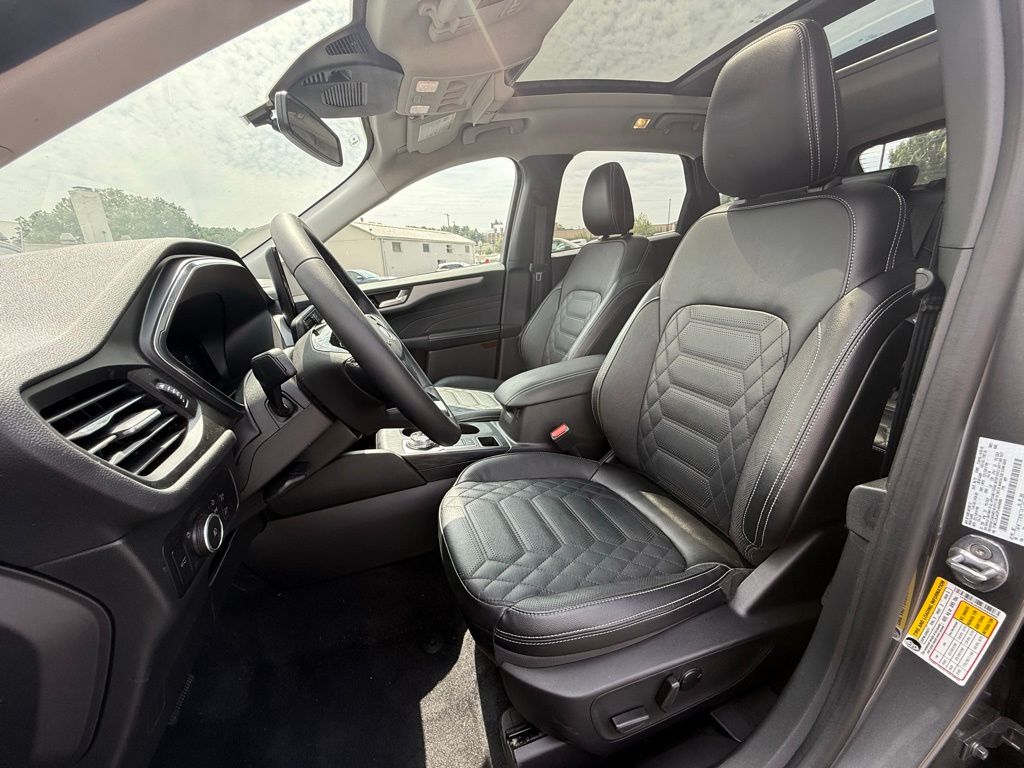 2023 Ford Escape Platinum photo 12