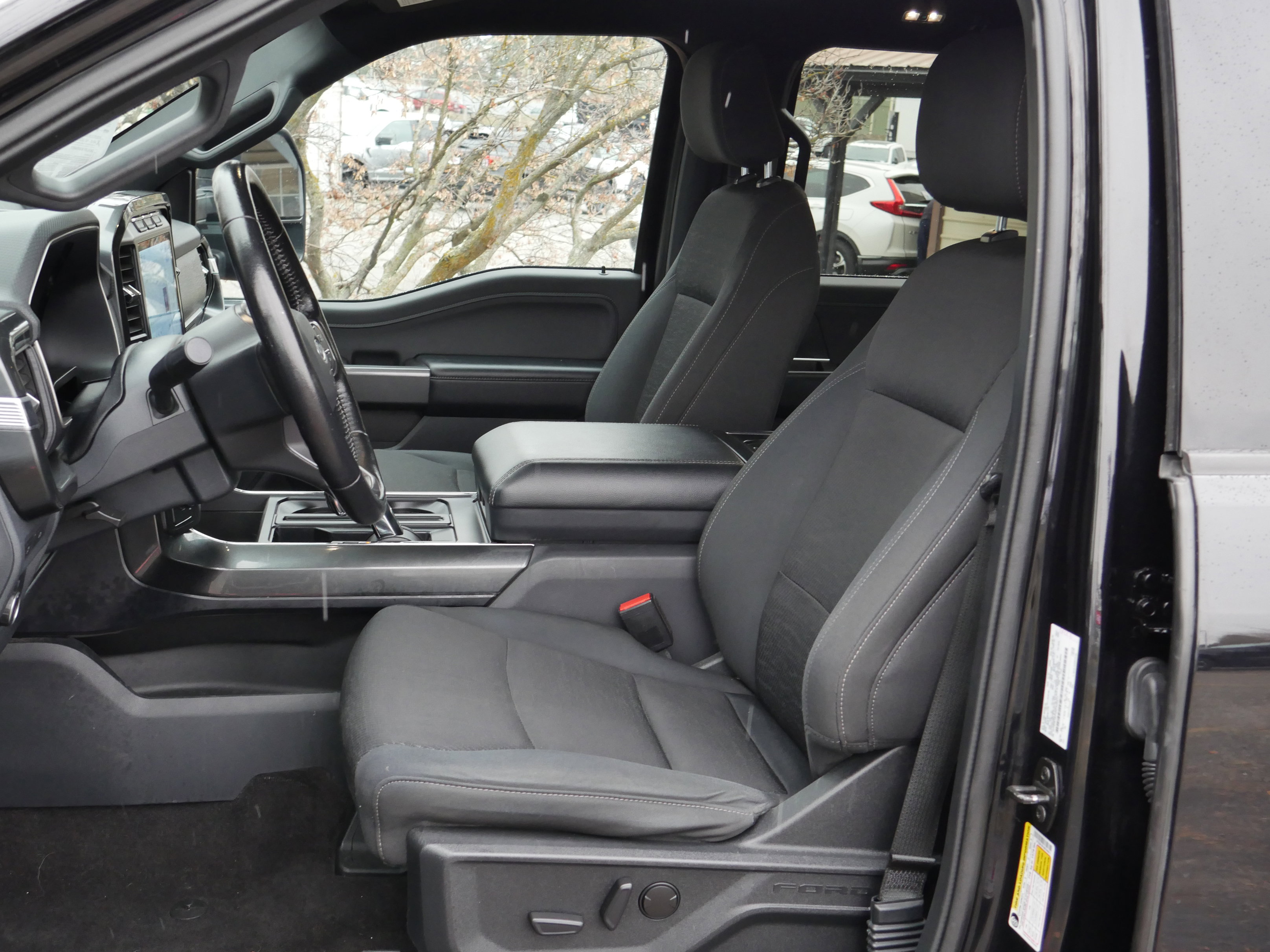 2022 Ford F-150 XLT photo 2