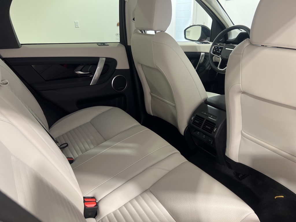 2025 Land Rover Discovery Sport S photo 27