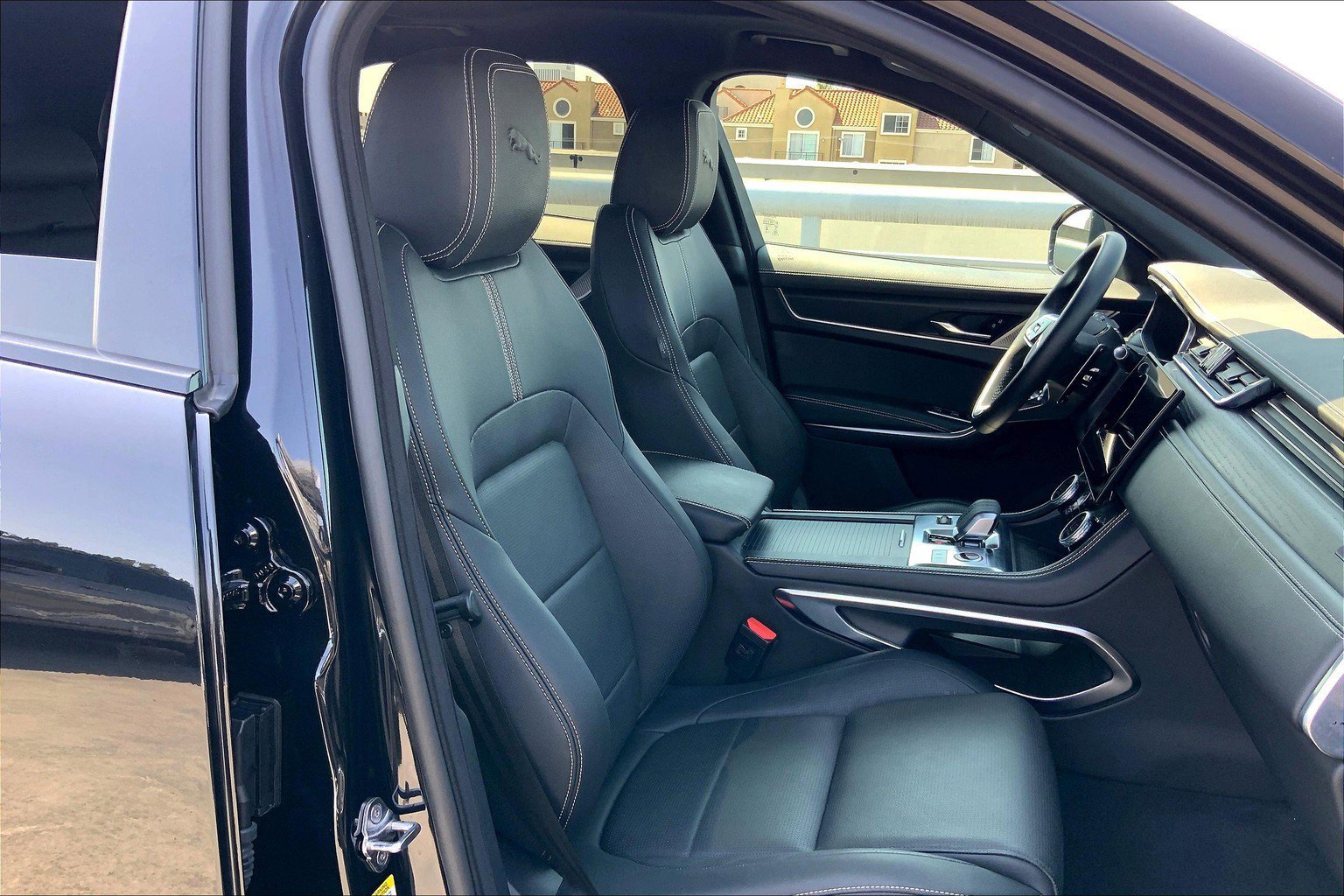 2025 Jaguar F-PACE P250 R-Dynamic S photo 6