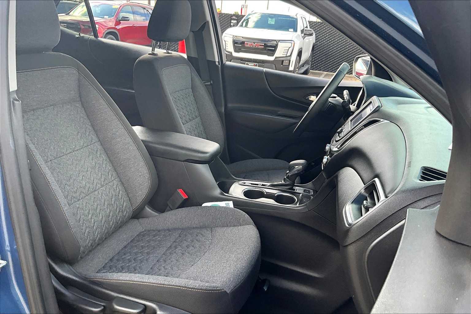 2024 Chevrolet Equinox LT photo 8