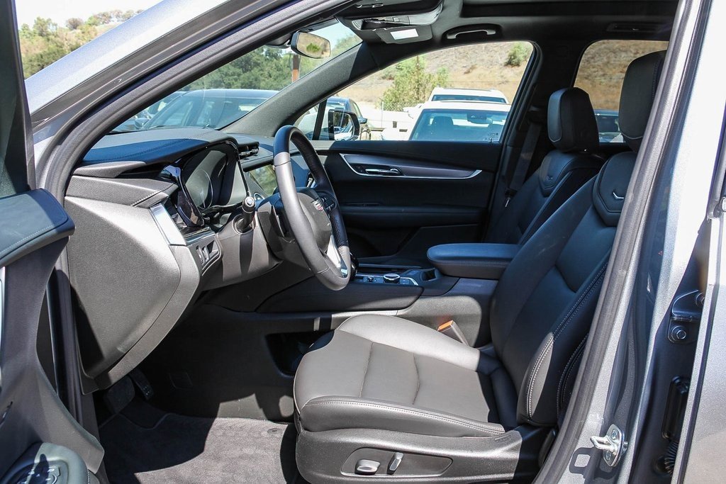 2025 Cadillac XT6 Luxury photo 14