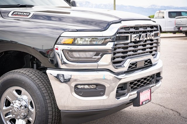 2025 Ram 2500 Tradesman photo 4