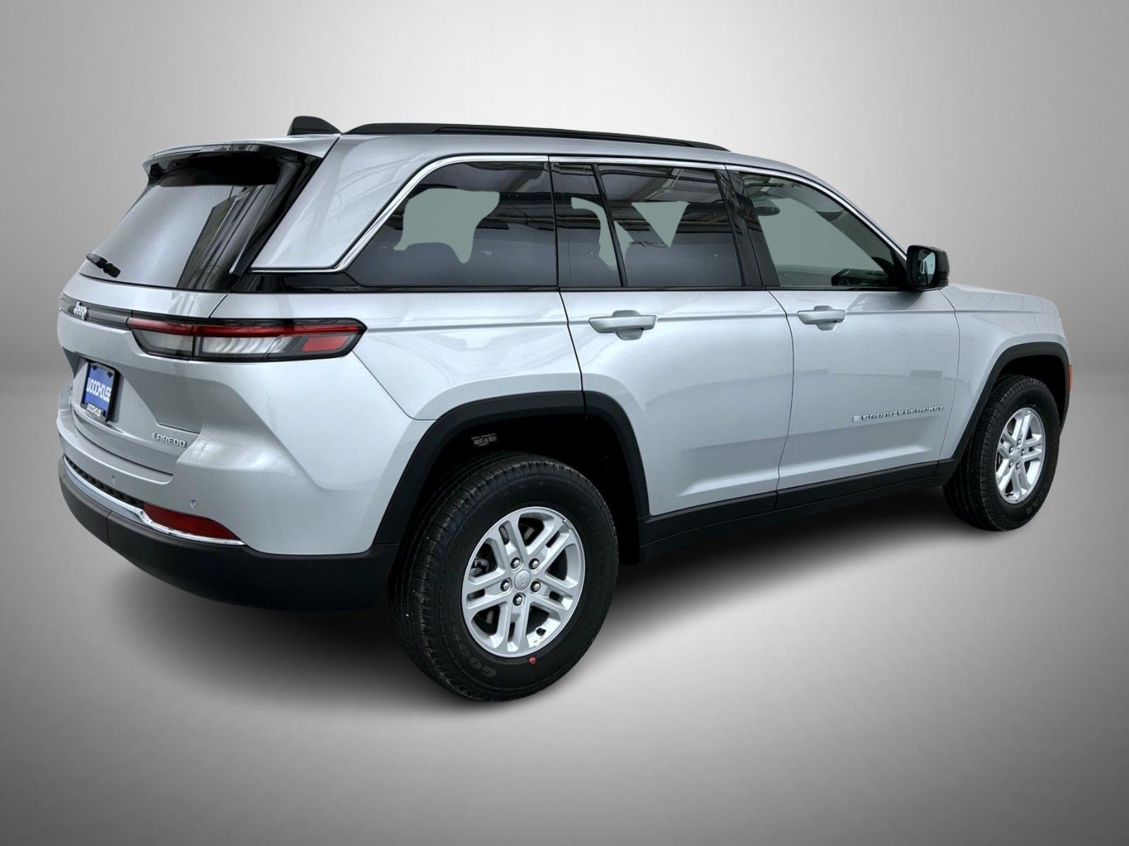 2025 Jeep Grand Cherokee Laredo Altitude photo 2
