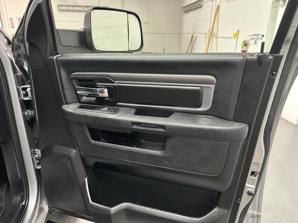 2021 Ram 1500 Classic Warlock photo 28