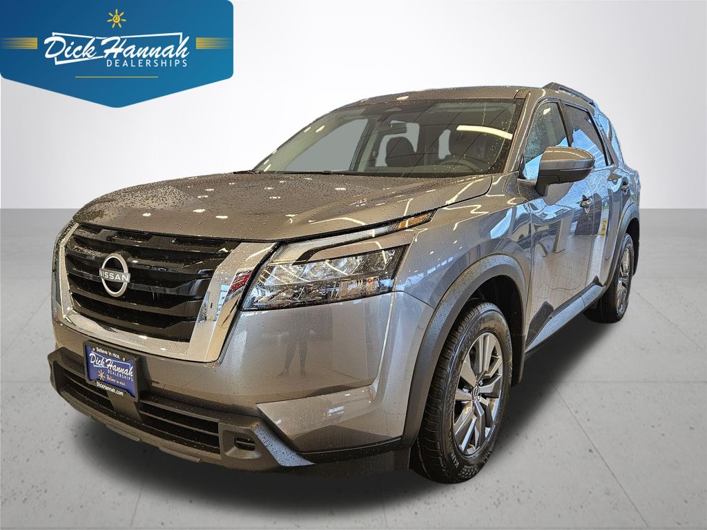 2025 Nissan Pathfinder SV's photo