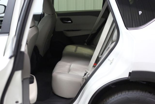 2025 Nissan Rogue SV photo 16