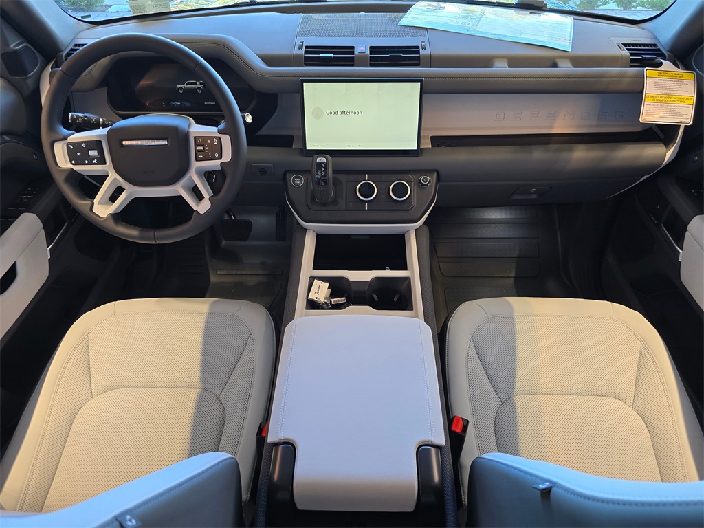 2025 Land Rover Defender 110 S photo 9