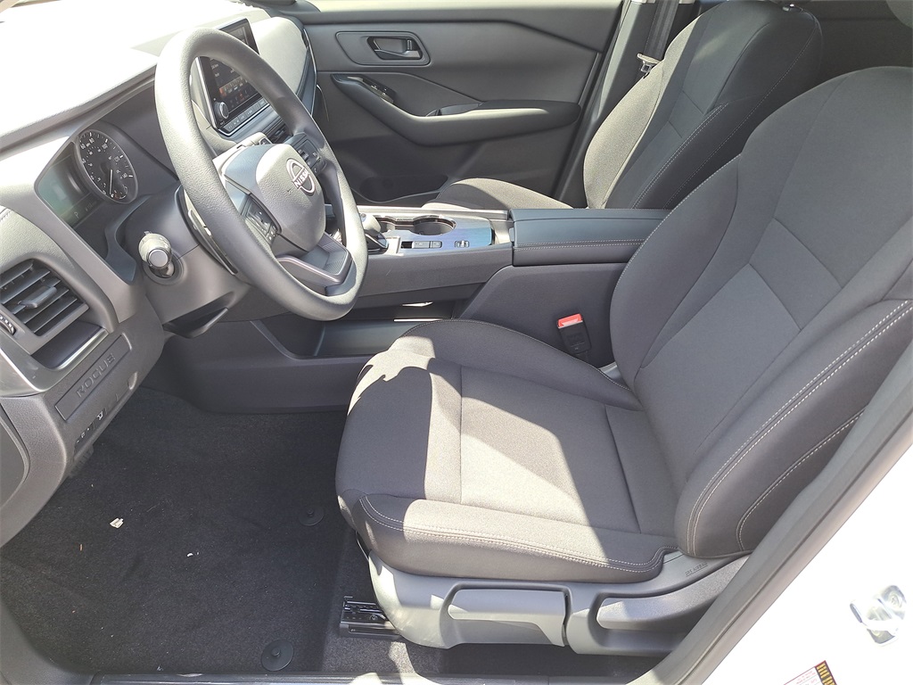 2026 Nissan Rogue S photo 19
