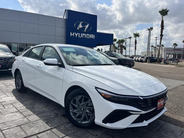 2026 Hyundai Elantra Blue's photo