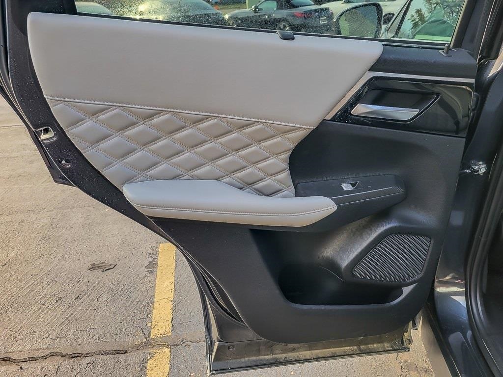 2024 MITSUBISHI OUTLANDER - Image 17