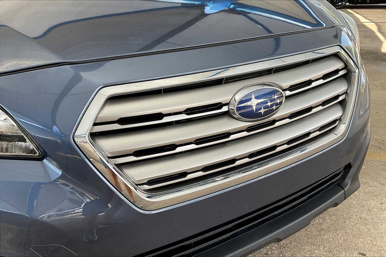 2017 Subaru Outback Premium photo 28