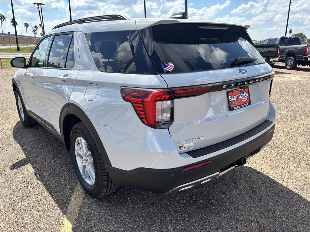 2026 Ford Explorer Sport photo 2