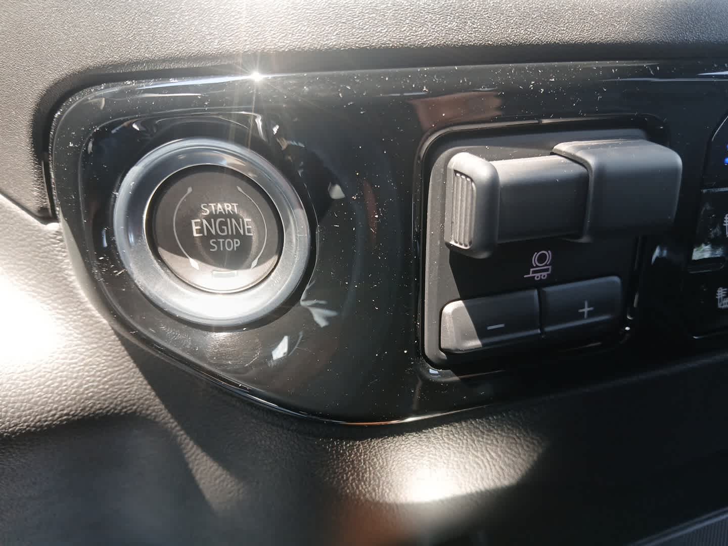 2024 Chevrolet Silverado 1500 High Country photo 26