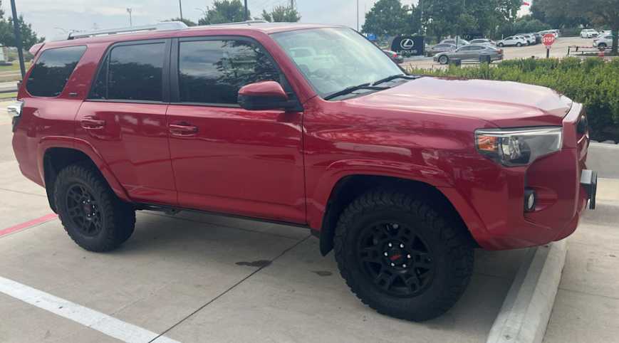 2016 Toyota 4Runner SR5 photo 2