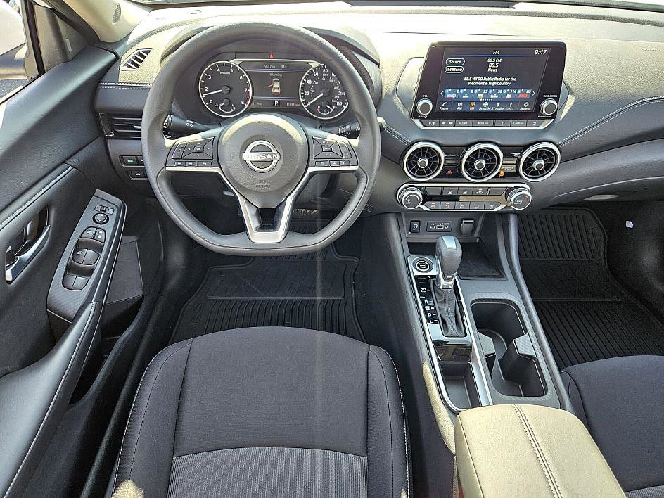 2025 Nissan Sentra SV photo 9