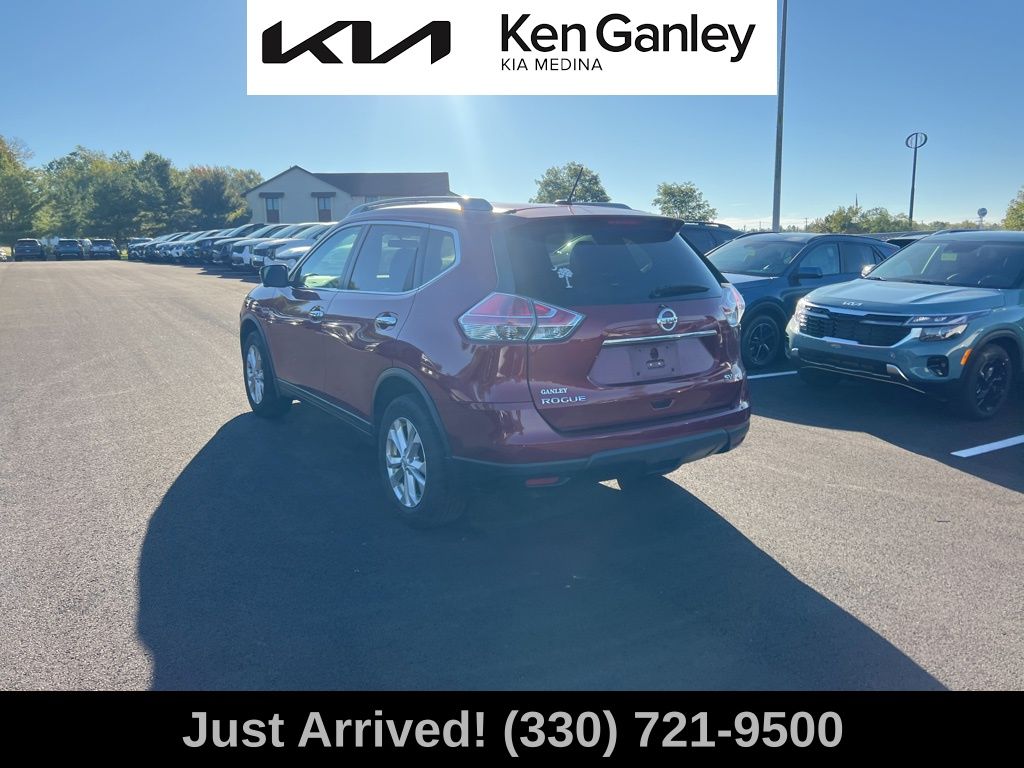 2016 Nissan Rogue SV photo 6
