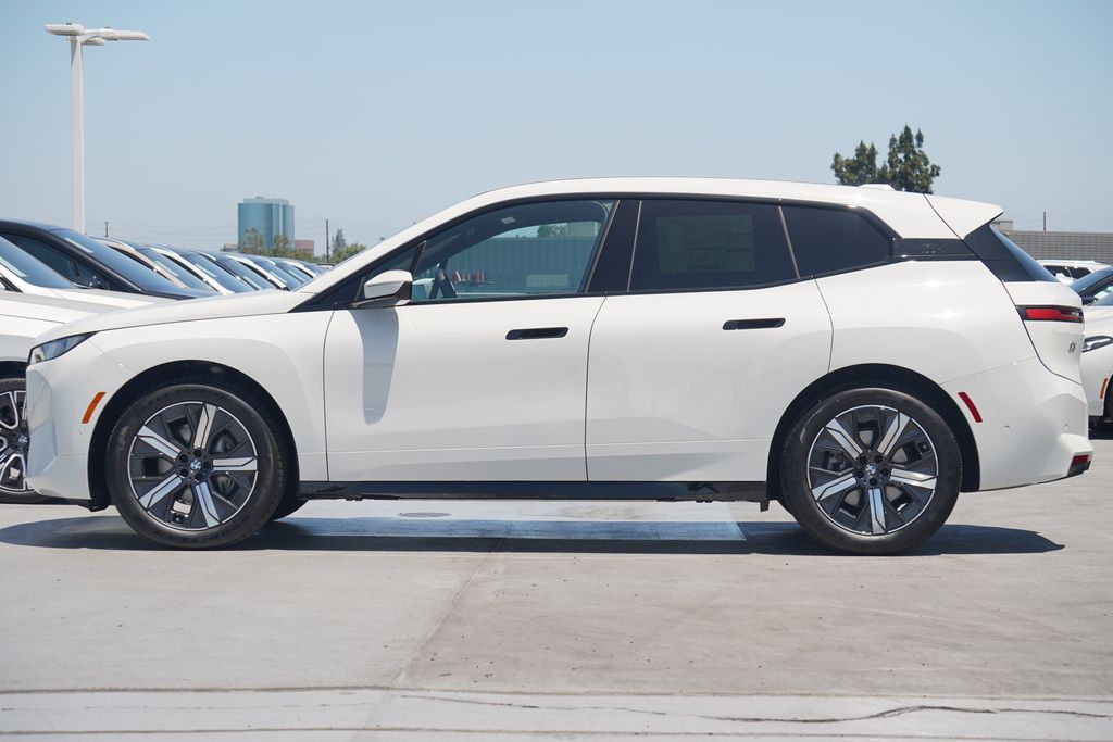 2026 Bmw iX photo 3