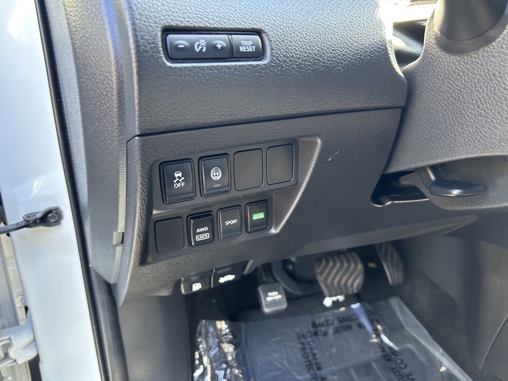 2021 Nissan Rogue Sport S photo 12