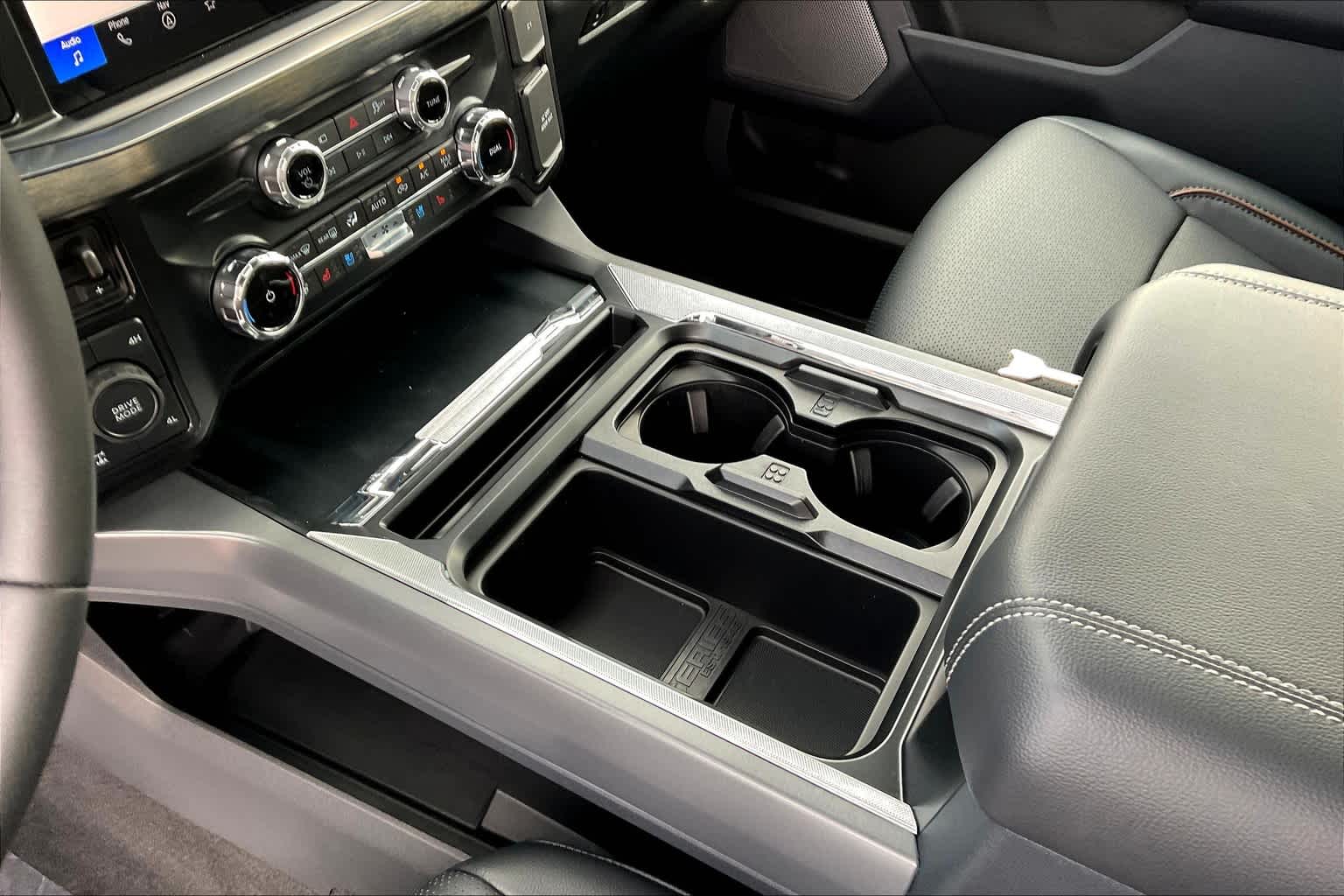 2025 Ford F-250 Lariat photo 7