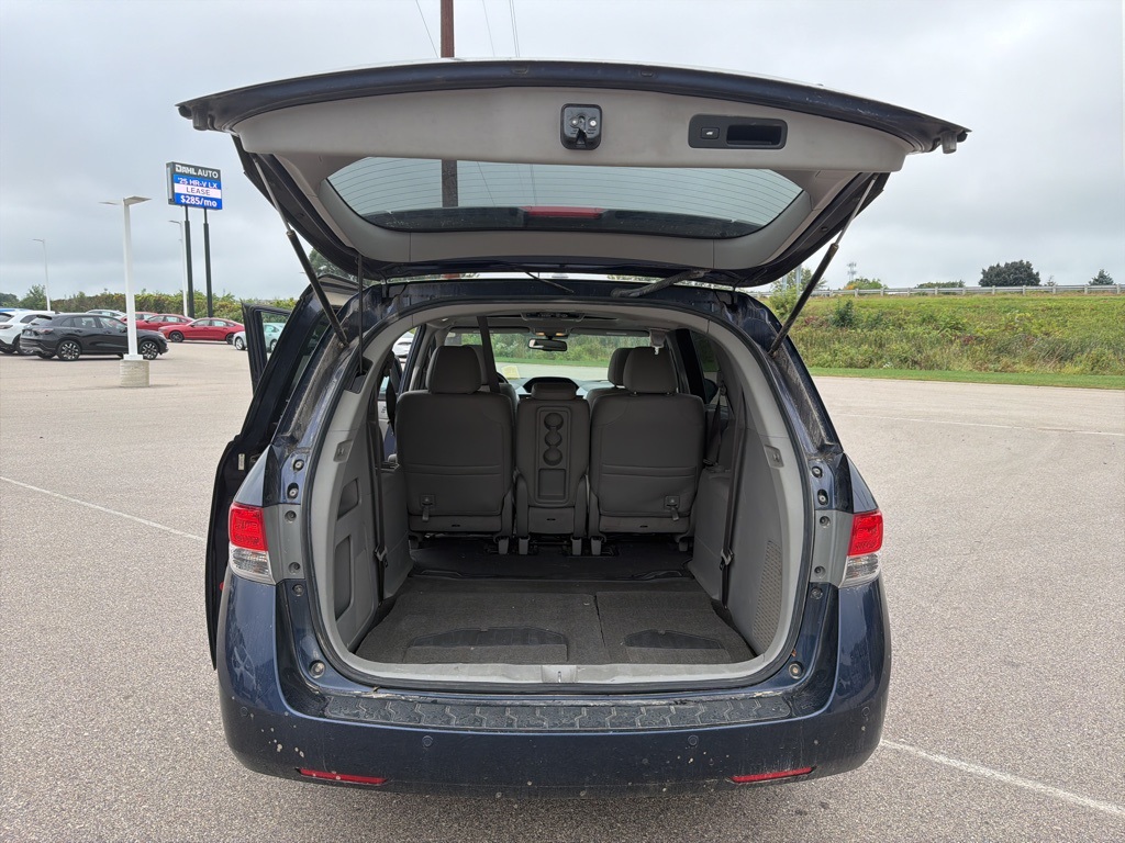 2014 Honda Odyssey Touring photo 14