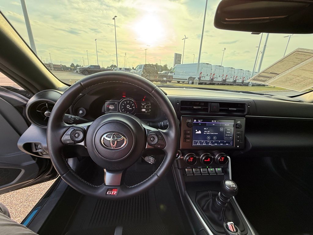 2023 Toyota GR86 Premium photo 13
