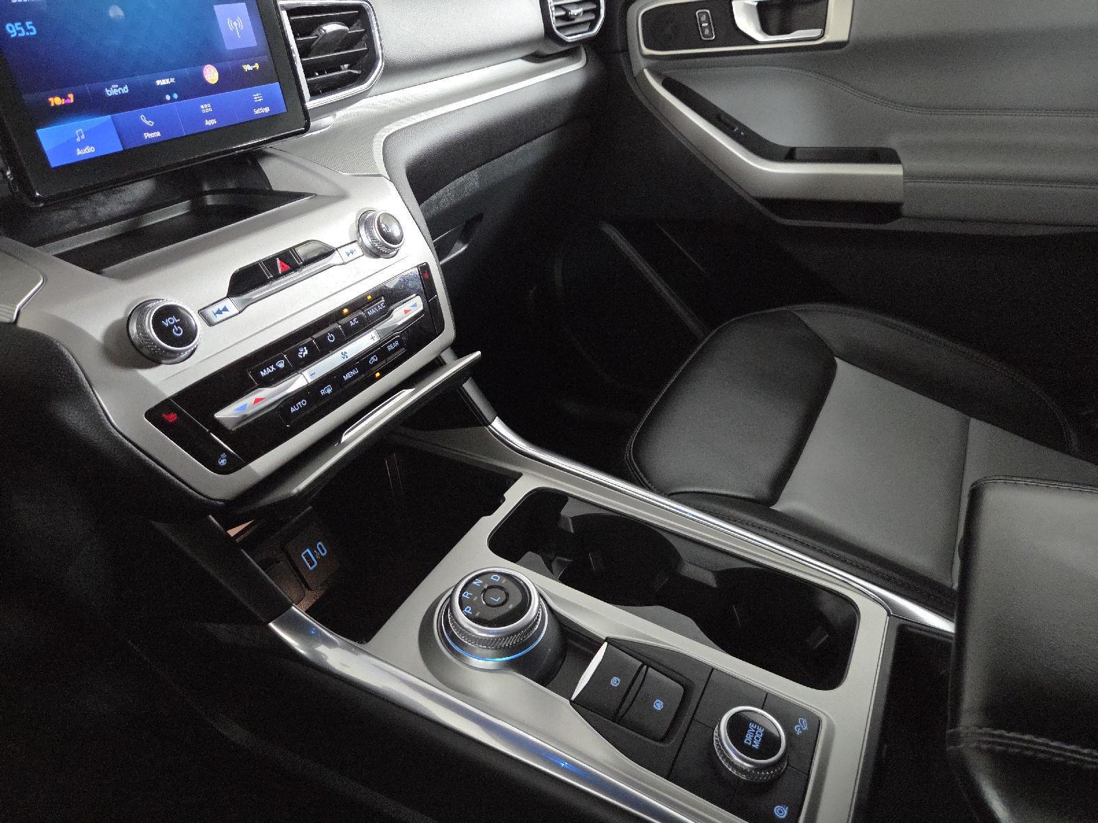 2023 Ford Explorer XLT photo 20