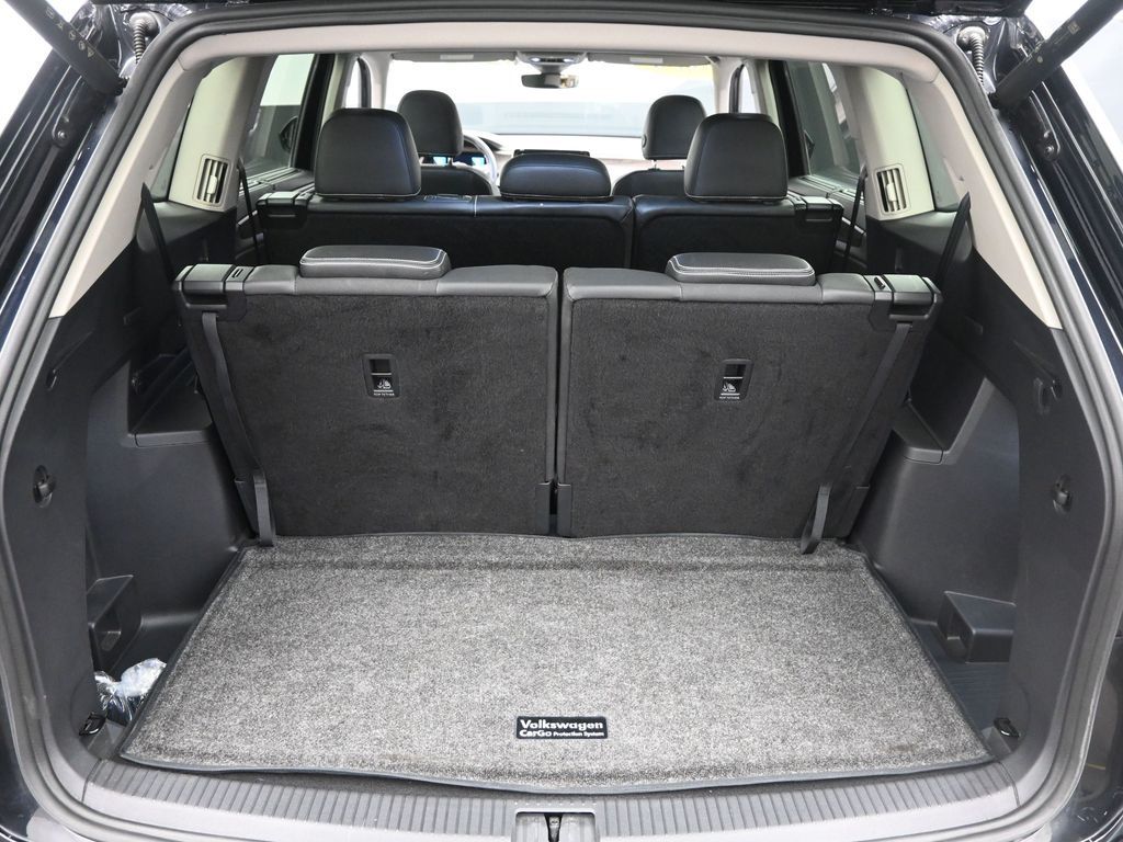 2024 Volkswagen Atlas SEL photo 8