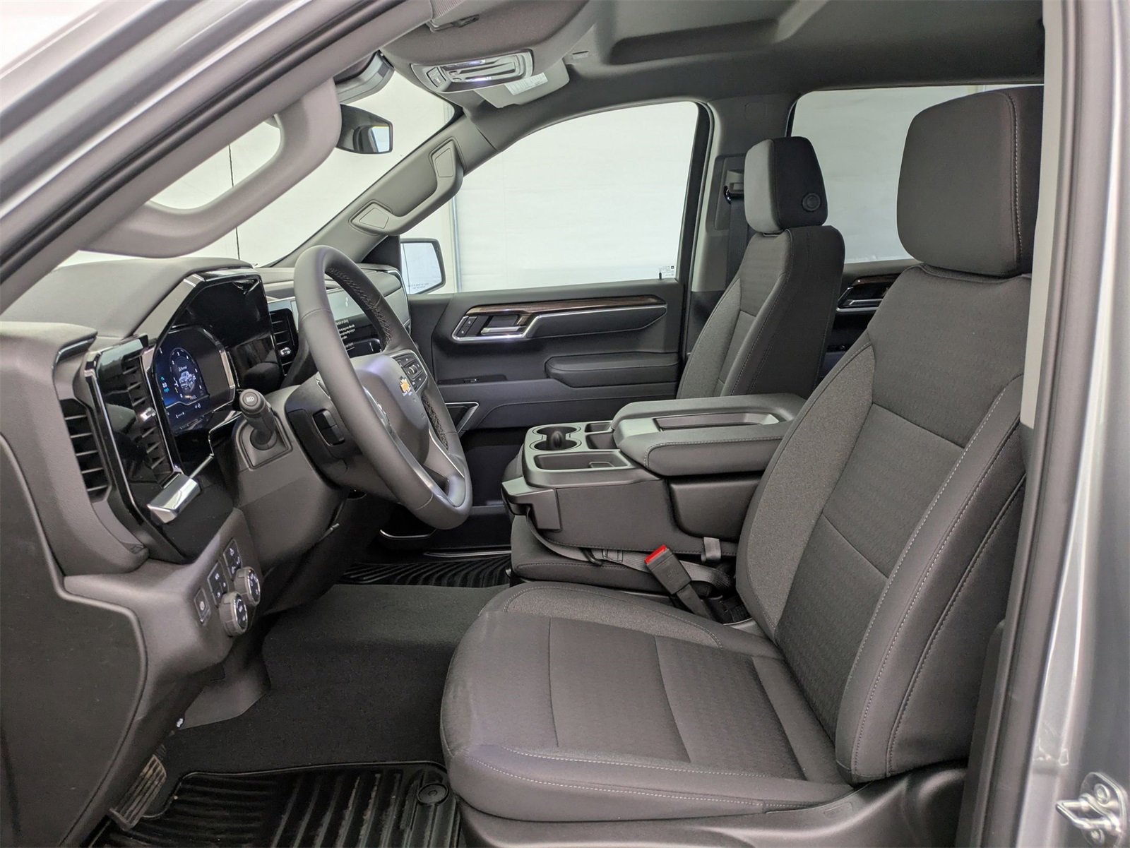 2025 Chevrolet Silverado 1500 LT photo 16