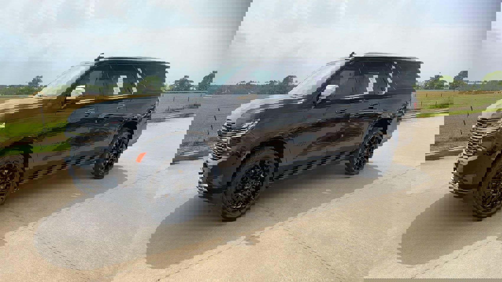 2023 Chevrolet Suburban Premier photo 4