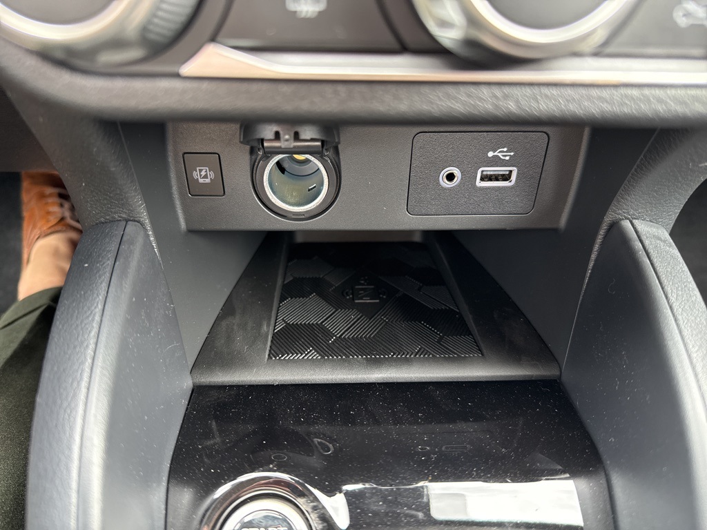 2025 Nissan Versa 1.6 SV photo 22