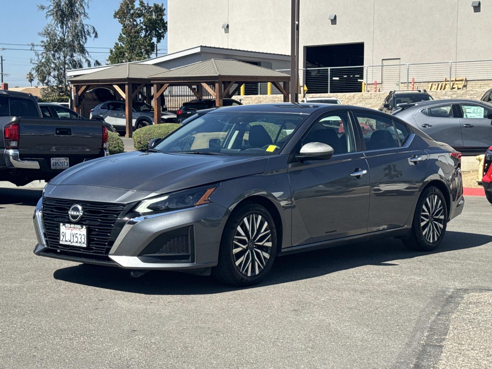 2024 Nissan Altima 2.5 SV photo 3