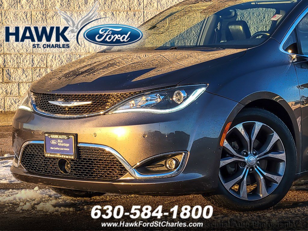 2017 CHRYSLER PACIFICA - Image 1