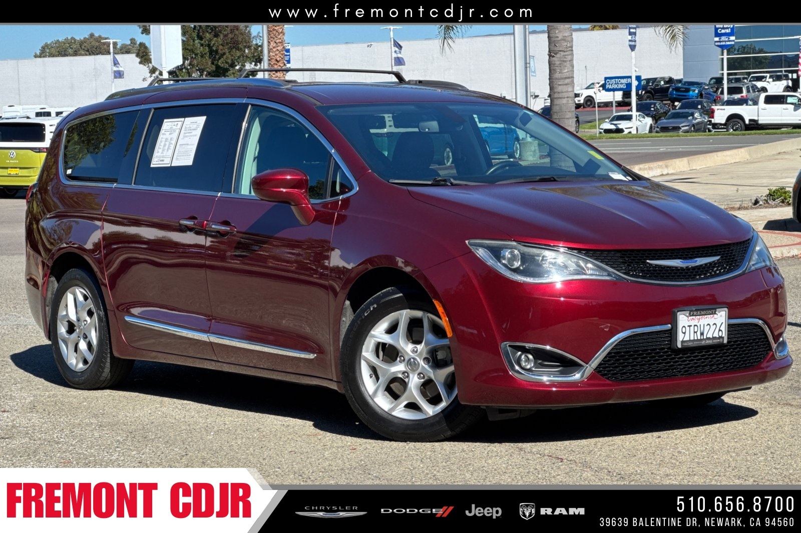 2020 Chrysler Pacifica Touring L's photo