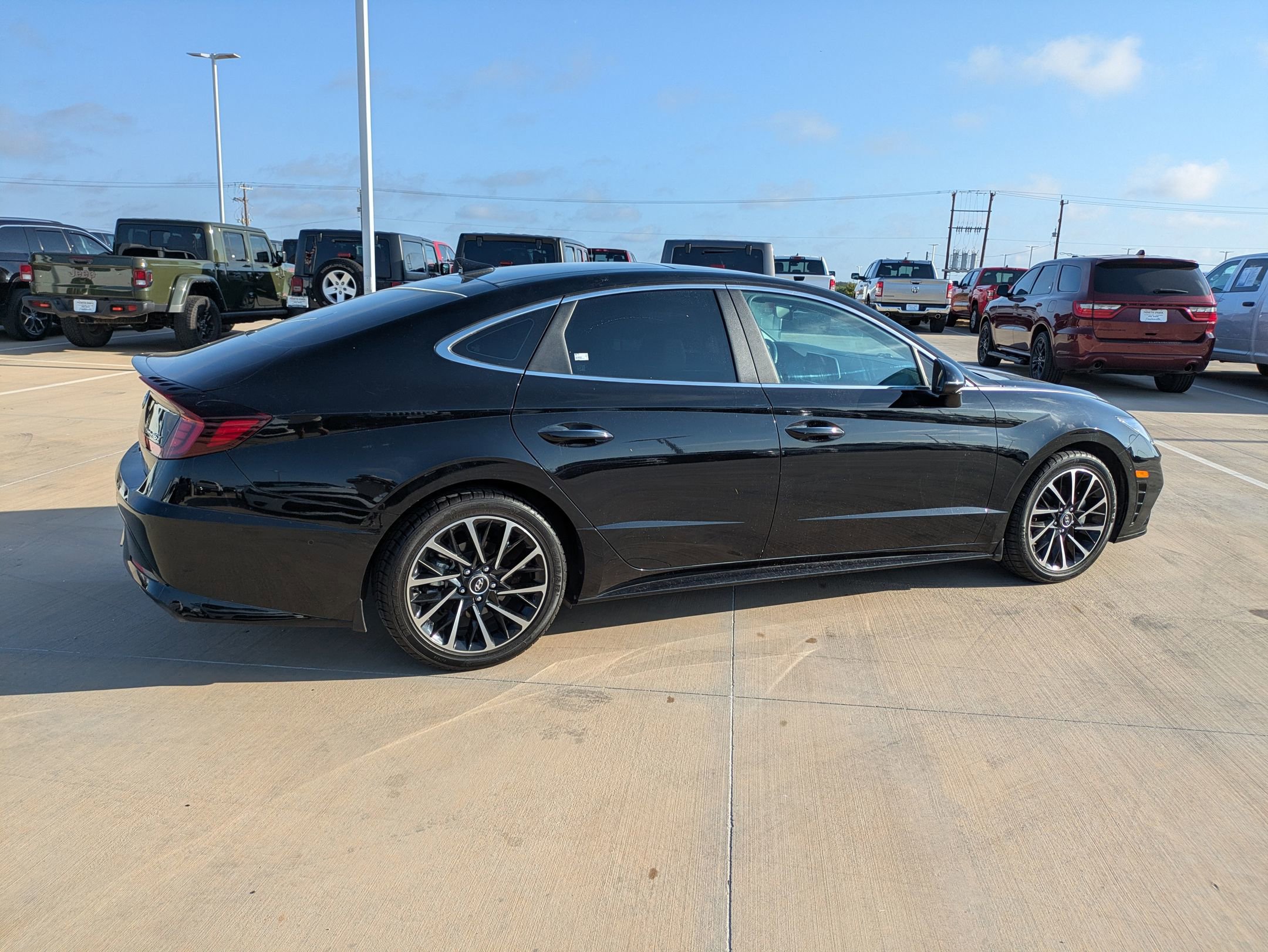 2021 Hyundai Sonata Limited photo 2