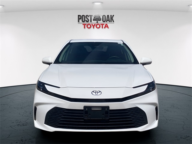 2025 Toyota Camry LE photo 3