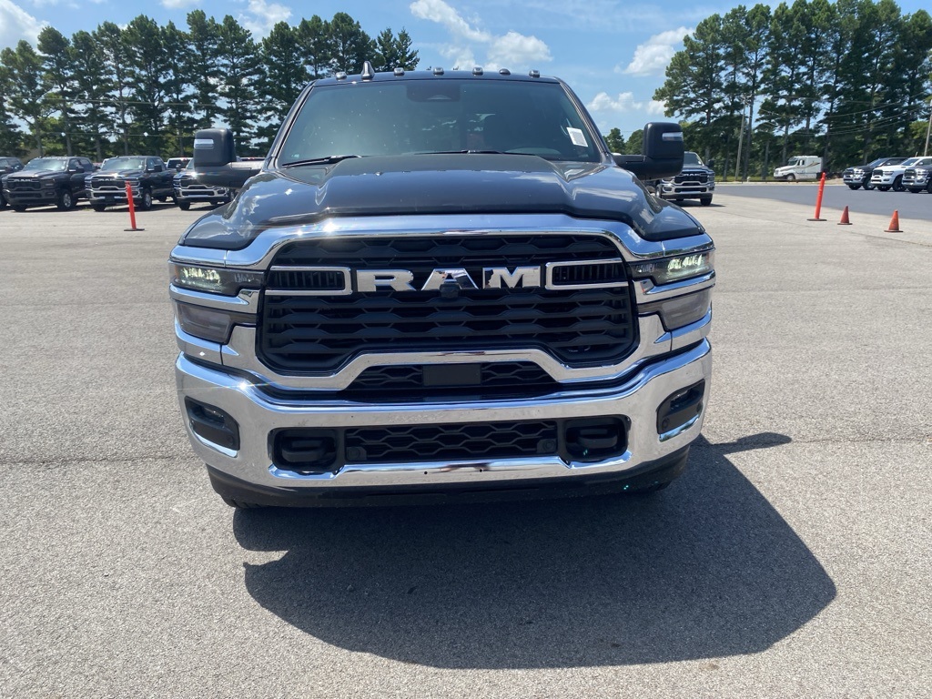 2025 Ram 2500 Tradesman photo 2