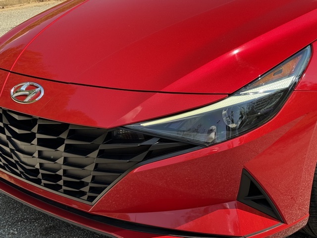 2023 Hyundai Elantra SEL photo 9