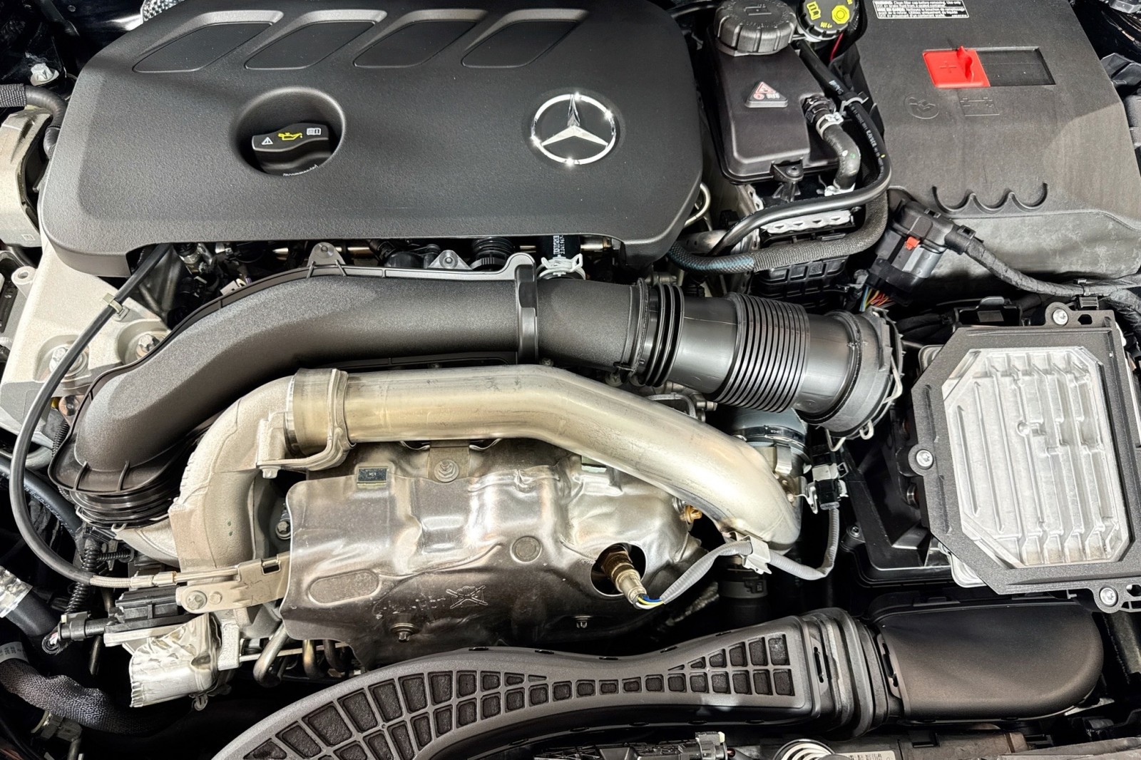 2025 Mercedes Benz GLA 250 photo 26