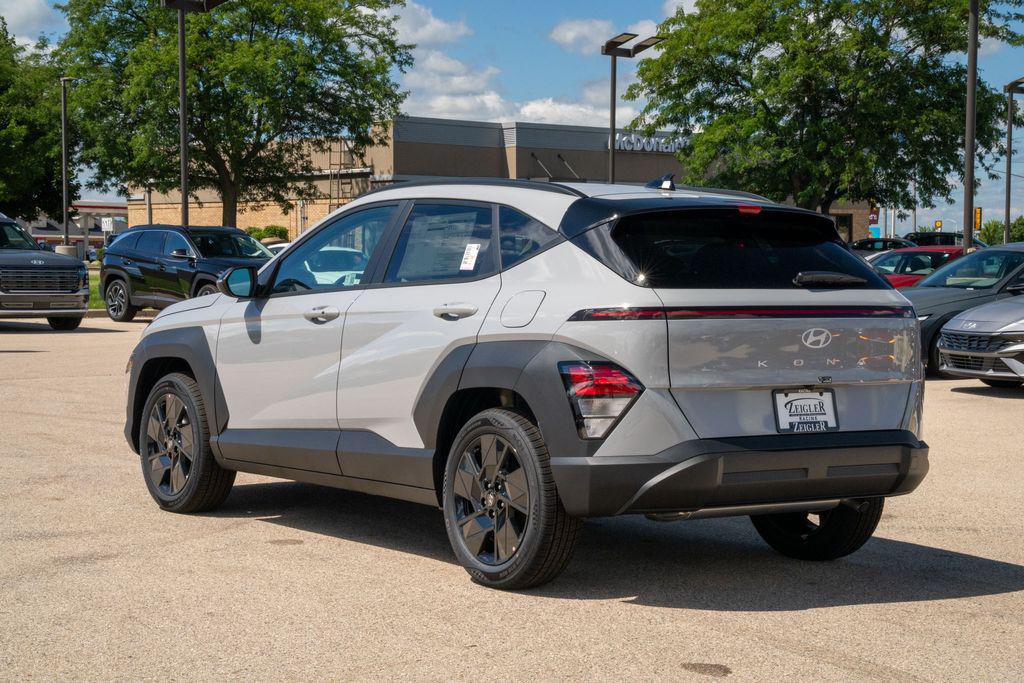 2026 Hyundai Kona SEL photo 2