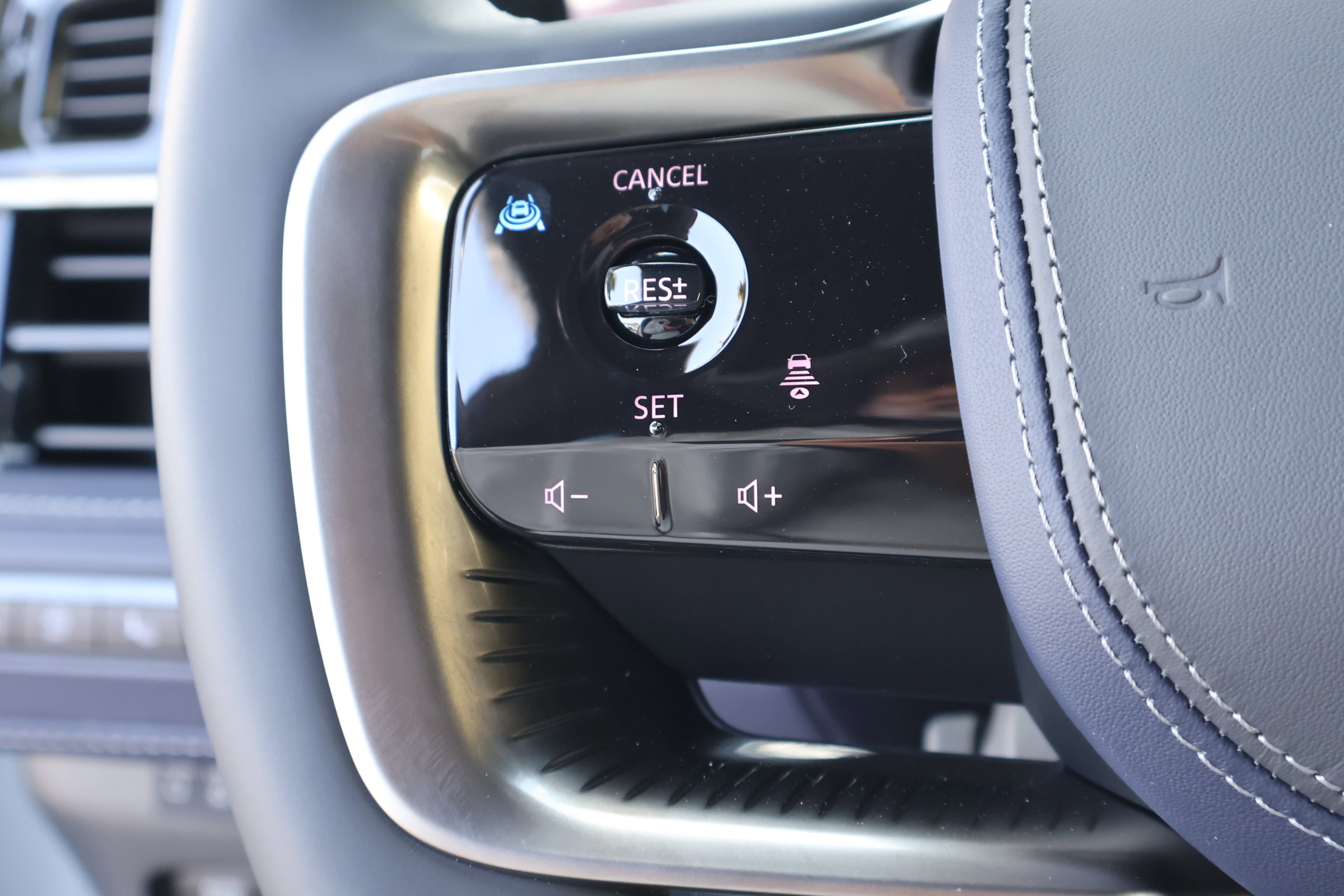 2026 Infiniti QX80 Sensory photo 25